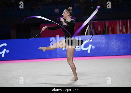 Kayla Rondi (RSA) pendant la coupe du monde de GYMNASTIQUE rythmique FIG 2022, gymnastique à Pesaro, Italie, 03 juin 2022 Banque D'Images