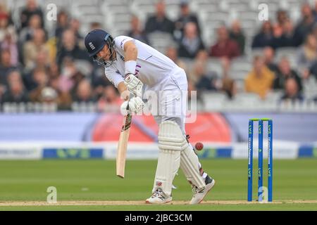 Londres, Royaume-Uni. 05th juin 2022. Joe Root of England fait une course Credit: News Images /Alay Live News Banque D'Images