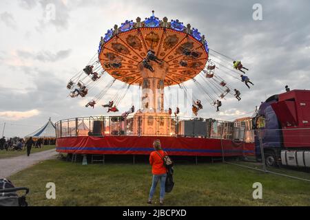 4 juin 2022, Cheltenham, Angleterre, Royaume-Uni: Le festival de Wychwood, l'une des nombreuses festivités de la fête du Jubilé au Royaume-Uni, a eu lieu sur l'hippodrome de Cheltenham le 3-5 juin. Un programme chargé a vu d'anciens favoris prendre la scène. Les Levelers se sont enorés samedi avec leur style rock indépendant avec des chansons telles que, â€˜One Wayâ (Credit image: © Rod Harbinson/ZUMA Press Wire) Banque D'Images