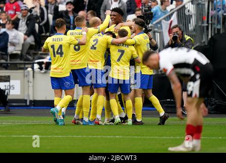 Solihull Moors Kyle Hudlin célèbre le but d'ouverture lors du match final de la Vanarama National League au London Stadium, Londres. Date de la photo: Dimanche 5 juin 2022. Banque D'Images