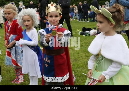 Comté de Durham, Angleterre. 05-06-2022. Wolviston Village Queen Elizabeth Platinum Jubilee pique-nique, la robe de fantaisie des enfants était superbe 05-06-2022. (Photo de Harry Cook | MI News) Credit: MI News & Sport /Alay Live News Banque D'Images