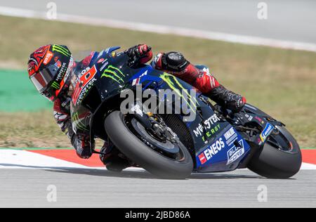 BARCELONE, ESPAGNE - JUIN 05 GP ÉNERGIE DU JOUR DE COURSE DE CATALOGNE pilote français Fabio Quartararo (20) de Yamaha course d'usine pendant la course MotoGP du Grand Prix de Catalunya au circuit de Barcelone-Catalunya sur 05 juin 2022 à Barcelone, Espagne. Banque D'Images