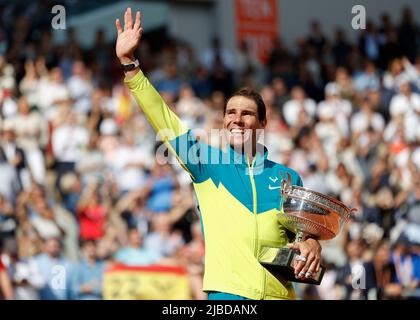 Paris, France, le 5th juin 2022. Le joueur espagnol de tennis Rafael Nadal après avoir remporté le tournoi de tennis de l'Open de France 2022 à Roland Garros le dimanche 6th juin 2022., © Juergen Hasenkopf / Alamy Live News Banque D'Images