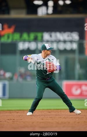 Denver CO, États-Unis. 4th juin 2022. Colorado arrêt court Jose Iglesias (11) fait un jeu pendant le jeu avec Atlanta Braves et Colorado Rockies tenu à Coors Field dans Denver Co. David Seelig/Cal Sport Medi. Crédit : csm/Alay Live News Banque D'Images