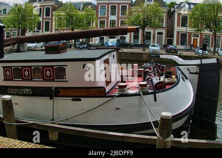 Stern et matelot de pont d'une craie, une barge traditionnelle hollandaise qui transportait du fret entre les pays-Bas et la Baltique. Banque D'Images