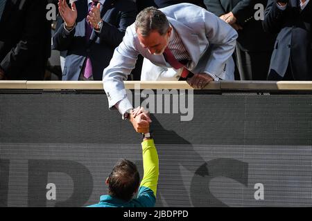 Paris, France - 05/06/2022, Rafael NADAL d'Espagne avec le roi Felipe VI d'Espagne pendant le jour quinze de Roland-Garros 2022, Open de France 2022, tournoi de tennis Grand Slam sur 05 juin 2022 au stade Roland-Garros à Paris, France - photo Matthieu Mirville / DPPI Banque D'Images