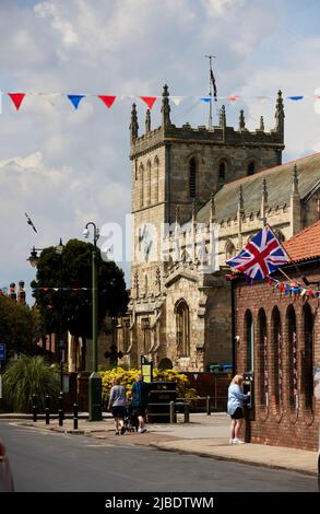 St Laurence Priory, Snaith près de Goole, East Yorkshire, Angleterre Royaume-Uni dans le village de Snaith Market place Banque D'Images