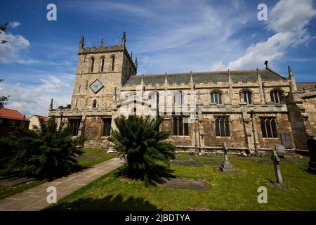 St Laurence Priory, Snaith près de Goole, East Yorkshire, Angleterre Royaume-Uni dans le village de Snaith Market place Banque D'Images