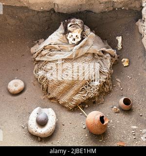 Fouilles historiques de la préinca Nazca ou du cimetière de civilisation de Nasca Chauchilla dans la région de Nazca au Pérou Banque D'Images