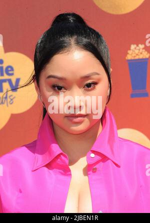 Santa Monica, Colorado, États-Unis. 5th juin 2022. Lana Condor aux arrivées pour les MTV Movie & TV Awards - arrivées 1, Barker Hangar, Santa Monica, CO 5 juin 2022. Crédit : Elizabeth Goodenough/Everett Collection/Alay Live News Banque D'Images