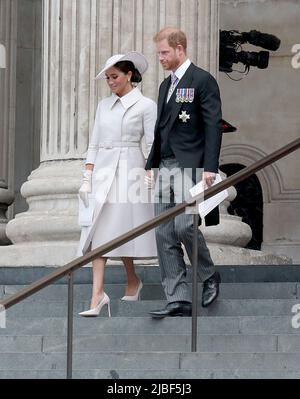 03 juin 2022 - Londres, Angleterre, Royaume-Uni - Prince Harry et Meghan Markle, duchesse de Sussex quittant le Service national de Thanksgiving, St Paul's Cathedr Banque D'Images