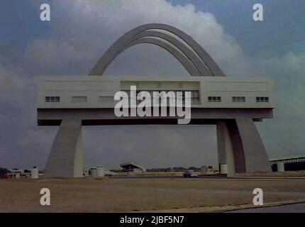 L'impressionnante arche de l'indépendance est située sur la place de l'indépendance à Accra, au Ghana Banque D'Images