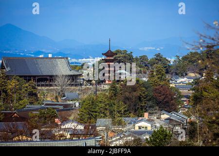 Vue panoramique sur l'île d'Itsukushima Banque D'Images