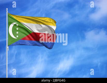 Drapeau national des Comores sur un mât Banque D'Images