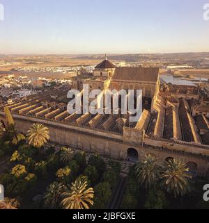 VISTA AEREA DE LA MEZQUITA CATEDRAL DE CORDOBA. Emplacement: MEZQUITA-EXTÉRIEUR. CORDOUE. ESPAGNE. Banque D'Images