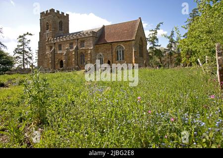 L'église paroissiale d'Oxhill du Saint-Laurent date du 12th siècle, bien qu'une grande restauration ait eu lieu en 19th, dans le Warwickshire au Royaume-Uni. Partie de la ch Banque D'Images