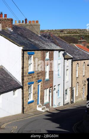 Les maisons de Staithes, Yorkshire - une ville côtière qui attire depuis des générations des artistes, dont le Groupe Staithes Banque D'Images