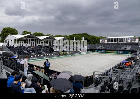 ROSMALEN - pays-Bas, 06/06/2022, 2022-06-06 14:54:05 ROSMALEN - en raison de la pluie, de nombreux matchs au tournoi international de tennis Libema Open sont reportés. Le tournoi combiné de tennis hollandais pour hommes et femmes se tiendra sur les terrains de pelouse d'Autotron pendant douze jours. ANP SANDER KONING pays-bas - belgique sortie Banque D'Images