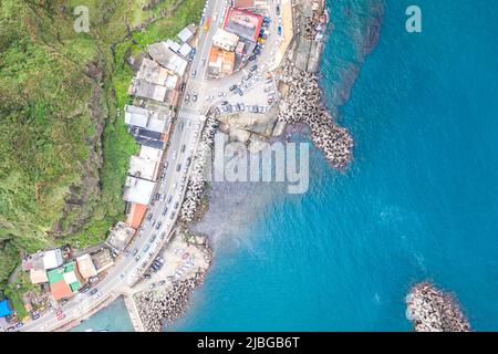 Vue aérienne du port de Bitou, coin nord-est, ville de New Taipei, Taïwan. Banque D'Images