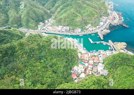 Vue aérienne du port de Bitou, coin nord-est, ville de New Taipei, Taïwan. Banque D'Images