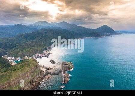 Vue aérienne du port de Bitou, coin nord-est, ville de New Taipei, Taïwan. Banque D'Images