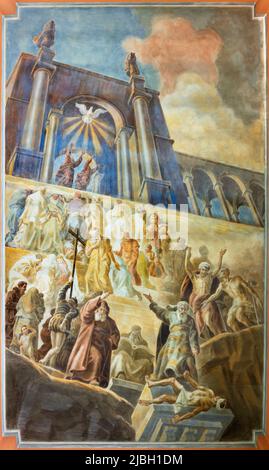 BARI, ITALIE - 5 MARS 2022 : la fresque du triomphe de l'Esprit Saint dans l'église Chiesa del Redentore de Giuseppe Melle (1940 - 1960) Banque D'Images