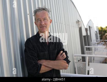 Geoff Dyer à Venise, Californie, le 21st avril 2022 pic © Dan Tuffs 2022 Banque D'Images