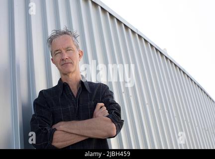 Geoff Dyer à Venise, Californie, le 21st avril 2022 pic © Dan Tuffs 2022 Banque D'Images