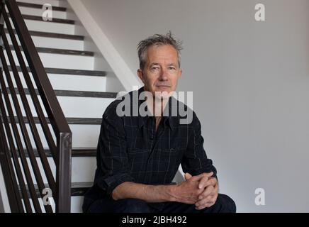 Geoff Dyer à Venise, Californie, le 21st avril 2022 pic © Dan Tuffs 2022 Banque D'Images