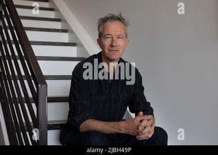 Geoff Dyer à Venise, Californie, le 21st avril 2022 pic © Dan Tuffs 2022 Banque D'Images