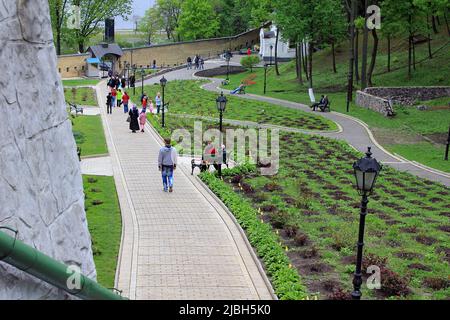 KIEV, UKRAINE - 3 MAI 2011 : c'est la zone du parc de la Lavra de Kiev-Pechersk. Banque D'Images