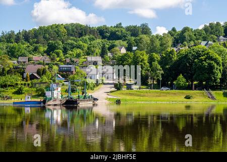 Ferry à travers Nemunas, fleuve Memel en Lituanie ne fonctionne pas en raison des inondations, Vilkija, Lituanie Banque D'Images