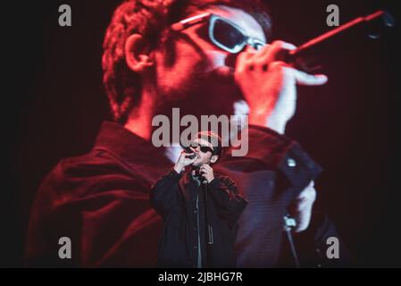 Turin, Italie. 05th juin 2022. Flavio Bruno Pardini, connu sous le nom de Gazzelle, se produit avec son groupe lors d'un spectacle complet au Pala Alpitour à Turin, Italie sur 5 juin 2022. (Photo par Alessandro Bosio/Pacific Press/Sipa USA) crédit: SIPA USA/Alay Live News Banque D'Images