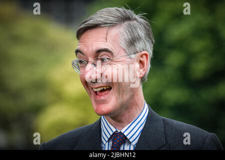 Jacob Ree-Mogg, politicien du Parti conservateur britannique, ministre d'État pour les opportunités du Brexit et l'efficacité du gouvernement, portrait en gros plan, sourires, Westminster, Londres, ROYAUME-UNI Banque D'Images