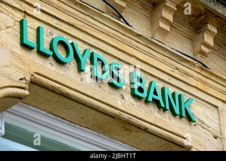 Warminster, Wiltshire, Royaume-Uni - 12 octobre 2014 : un panneau de banque Lloyds à Warminster, Wiltshire, Angleterre, Royaume-Uni Banque D'Images