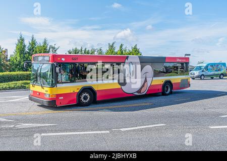 Autobus à thème Disney transport avec Mickey Mouse utilisé pour transporter les clients dans Disney World Banque D'Images