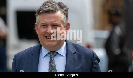 Londres, Royaume-Uni. 6th juin 2022. Le député de Westminster le jour du vote de censure sur Boris Johnson, député, Premier ministre, en photo Jonathan Ashworth, député de Leicester South et Shadow Work and Pensions Secretary crédit: Ian Davidson/Alay Live News Banque D'Images