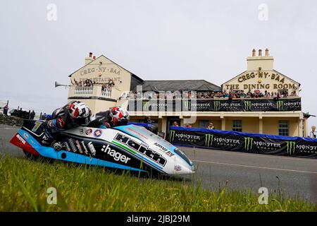 Douglas, Île de Man. 19th janvier 2022. Ben Birchall/Tom Birchall (Honda 600 LCR) représentant l'écurie Haith Honda lors de la course TT 3Wheeling.Media Sidecar à l'île de Man, Douglas, île de Man, le 6 juin 2022. Photo de David Horn/Prime Media Images crédit: Prime Media Images/Alay Live News Banque D'Images