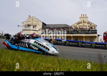 Douglas, Île de Man. 19th janvier 2022. Ben Birchall/Tom Birchall (Honda 600 LCR) représentant l'écurie Haith Honda lors de la course TT 3Wheeling.Media Sidecar à l'île de Man, Douglas, île de Man, le 6 juin 2022. Photo de David Horn/Prime Media Images crédit: Prime Media Images/Alay Live News Banque D'Images