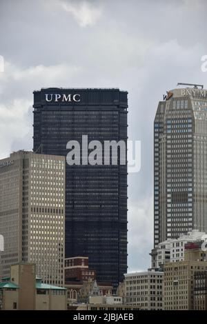 Les gratte-ciel de Pittsburgh vus du quartier Southside Flats Banque D'Images