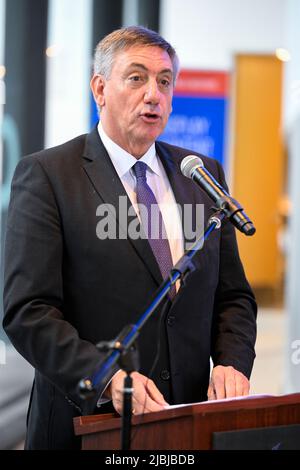 Le président du ministre flamand Jan Jambon en photo lors d'une visite à l'Institut des industries de médias créatifs à Atlanta, aux États-Unis, lors d'une mission économique belge aux États-Unis d'Amérique, le lundi 06 juin 2022. Une délégation avec la princesse et divers ministres se rendra à Atlanta, New York et Boston de 4 juin à 12th. BELGA PHOTO LAURIE DIEFFEMBACQ Banque D'Images