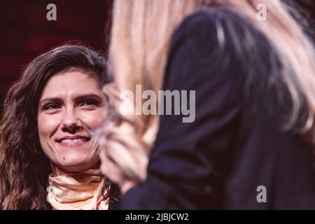 Rome, Italie. 12th décembre 2018. La chanteuse Elisa Toffoli se produit au Radio2 Rai pour l'offre spéciale de Noël d'Elisa Day. (Photo de Valeria Magri/SOPA Images/Sipa USA) crédit: SIPA USA/Alay Live News Banque D'Images