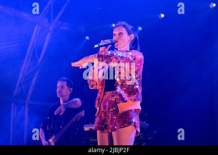 Sophie Ellis-Bextor se interpréta au Wychwood Festival, Cheltenham, Royaume-Uni. 3 juin 2022 Banque D'Images