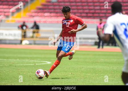 SAN JOSÉ, Costa Rica: Le milieu de terrain du Costa rica Eltsine Tejeda en action pendant à la victoire du Costa Rica de 2-0 sur la Martinique sur 5 juin 2022. Un premier- Banque D'Images