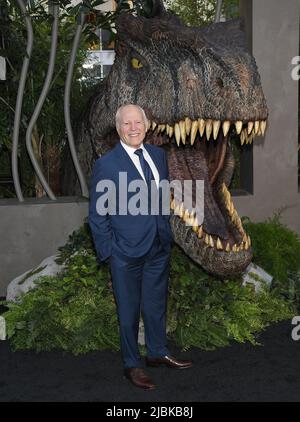 Los Angeles, États-Unis. 06th juin 2022. Frank Marshall arrive à la première DOMINION DU MONDE JURASSIQUE d'Universal Pictures qui s'est tenue au TCL Chinese Theatre, lundi, ?6 juin 2022. (Photo par Sthanlee B. Mirador/Sipa USA) crédit: SIPA USA/Alay Live News Banque D'Images