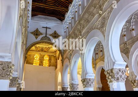 L'église Santa María la Blanca, la synagogue principale du quartier juif de Tolède, en Espagne. Banque D'Images