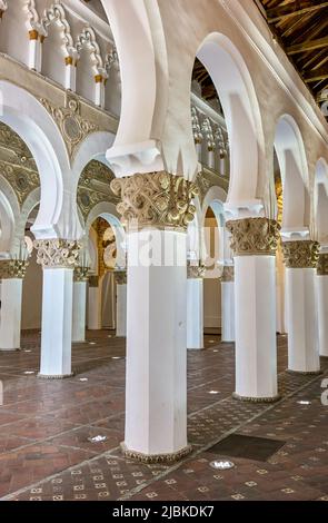 L'église Santa María la Blanca, la synagogue principale du quartier juif de Tolède, en Espagne. Banque D'Images