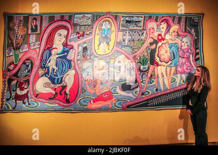 Londres Royaume-Uni 07 juin 2022 l'art de la littérature Grayson Perry, la vanité de petites différences, Laine, coton, acrylique, polyester et tapisserie de soie, en six parties chacune, prix sur demande .Paul Quezada-Neiman/Alay Live News Banque D'Images
