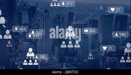 Image d'un réseau de connexions avec des icônes sur le paysage urbain Banque D'Images