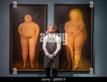 Christie’s, Londres, Royaume-Uni. 7 juin 2022. L'exposition Art of Literature, qui fait partie de Londres Now, est un festival d'arts et de culture. Fernando Botero, Adam et Eve, 1968, vente privée. Crédit : Malcolm Park/Alay Live News Banque D'Images